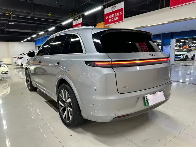 Li Auto L7 — Фото автомобиля 8