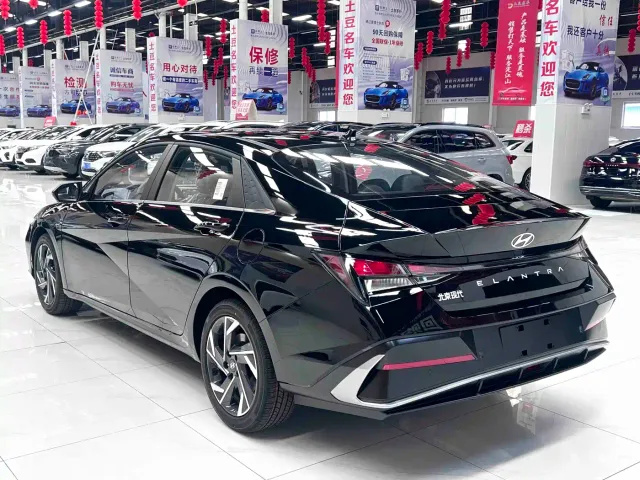 Hyundai Elantra — Фото автомобиля 6