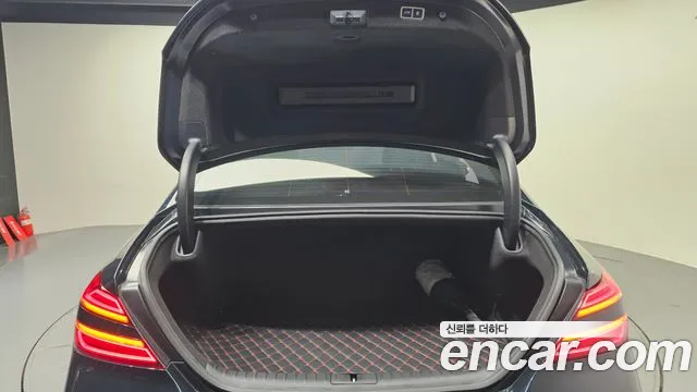 Genesis G70 — Фото автомобиля 20