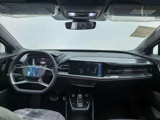Audi Q4 e-tron — Фото автомобиля 11