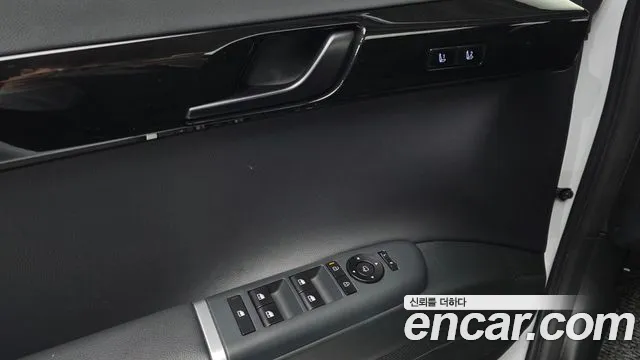 Hyundai Grandeur GN7 — Фото автомобиля 12