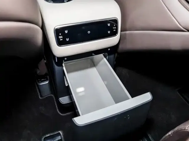Li Auto MEGA — Фото автомобиля 24