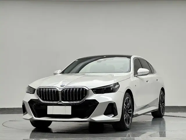 Фотография автомобиля — BMW 5 Series