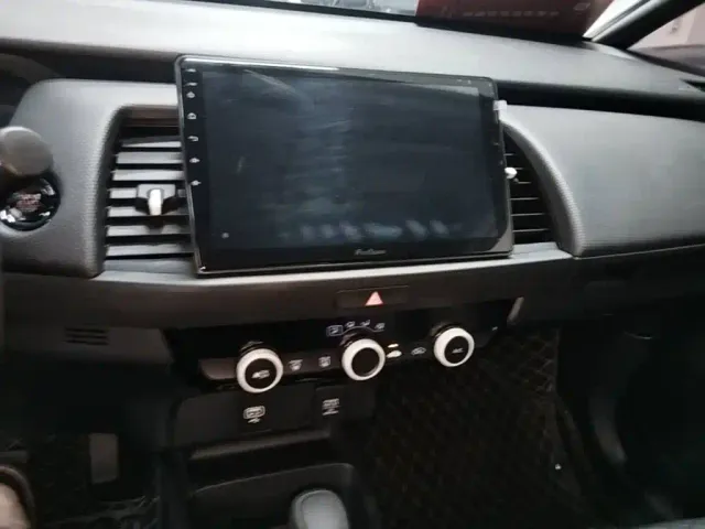 Honda Fit — Фото автомобиля 12