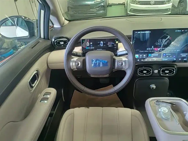 GAC Aion UT — Фото автомобиля 10