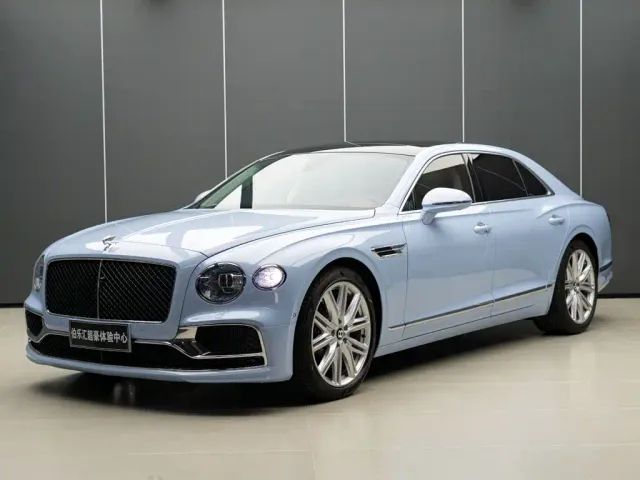 Bentley Flying Spur — Фото автомобиля 2