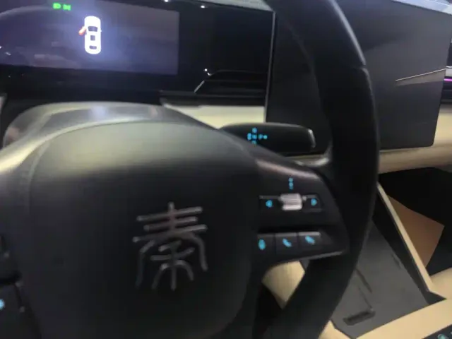 BYD Qin L — Фото автомобиля 15