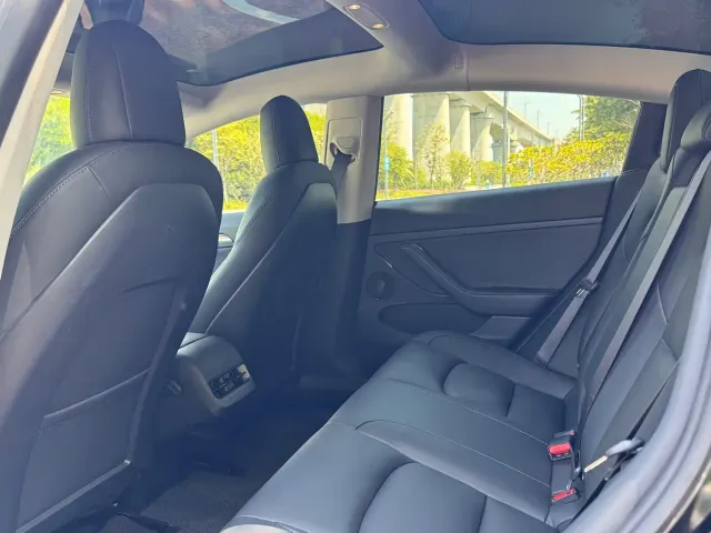 Tesla Model 3 — Фото автомобиля 6