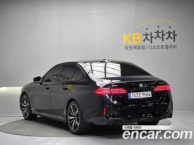 BMW 5 Series — Фото автомобиля 6