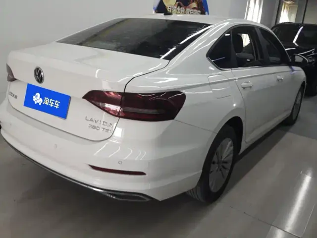 Volkswagen Lavida — Фото автомобиля 3