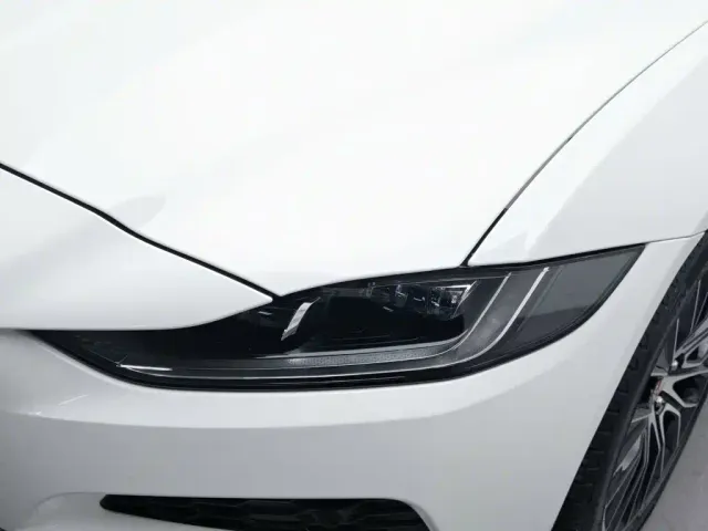 Jaguar XEL — Фото автомобиля 7