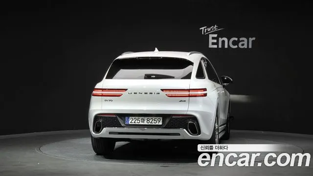Genesis GV70 — Фото автомобиля 4