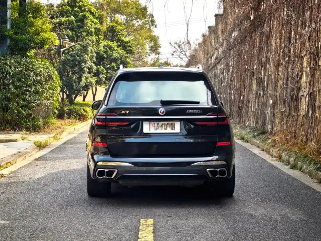 BMW BMW X7 M60i 2023 xDrive M60i — Фото автомобиля 20