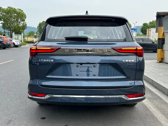 Wuling Victory — Фото автомобиля 8