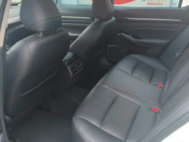 Nissan Teana — Фото автомобиля 9