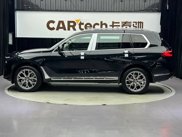BMW X7 — Фото автомобиля 4