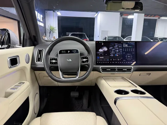 Li Auto L9 — Фото автомобиля 8