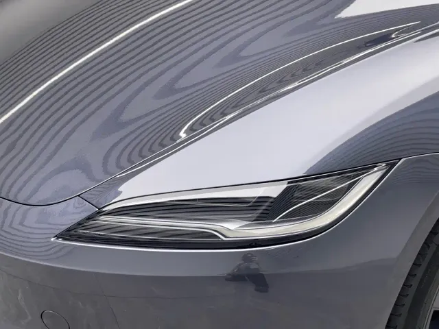Tesla Model 3 — Фото автомобиля 18