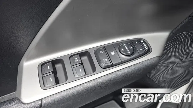 Kia Niro — Фото автомобиля 29