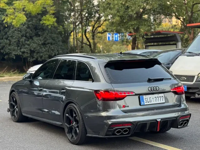 Audi S4 — Фото автомобиля 4