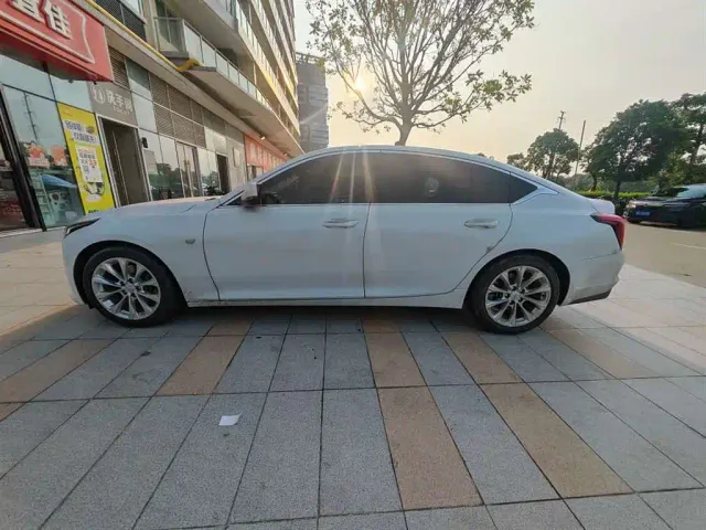 Cadillac CT5 — Фото автомобиля 3