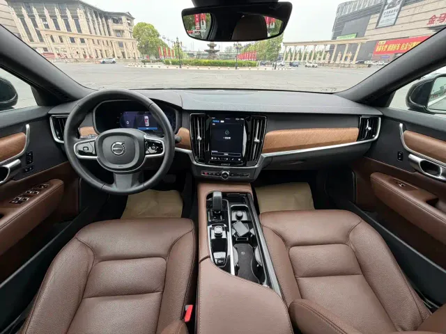 Volvo S90 — Фото автомобиля 5