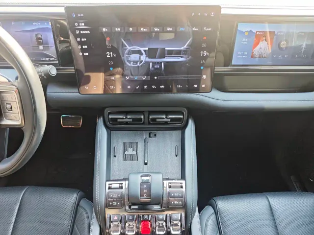 BYD FangChengBao Leopard 5 — Фото автомобиля 9