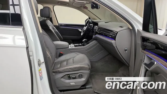 Volkswagen Touareg Touareg 3 поколение 3.0 TDI Prestige — Фото автомобиля 10