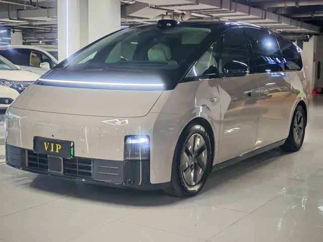 Фотография автомобиля — Li Auto MEGA