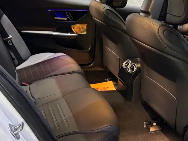 Mercedes-Benz C-Class — Фото автомобиля 3