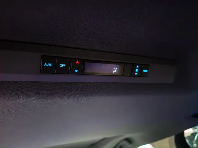 Toyota Sienna — Фото автомобиля 14