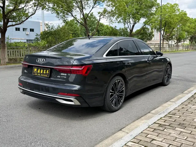 Audi A6L — Фото автомобиля 8