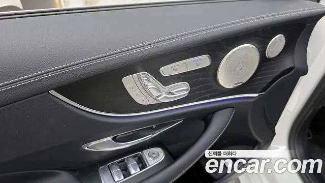Mercedes-Benz E-Class — Фото автомобиля 28