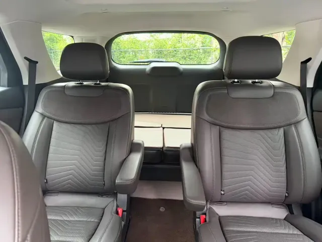 Ford Explorer — Фото автомобиля 7