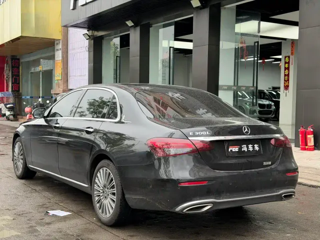 Mercedes-Benz E-Class — Фото автомобиля 13