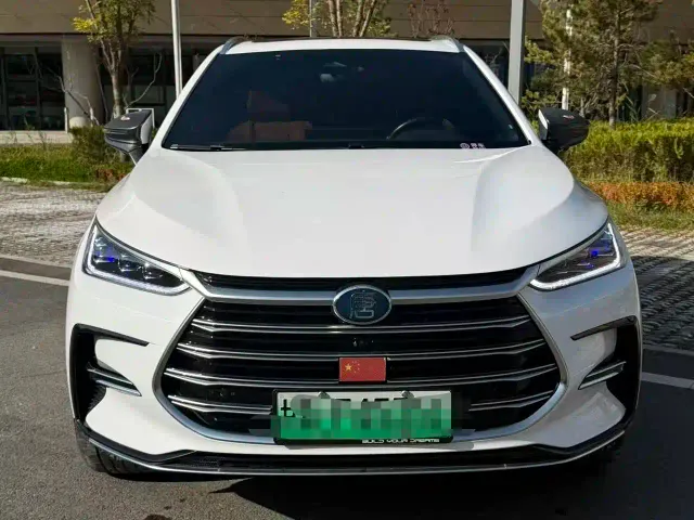 BYD Tang — Фото автомобиля 2