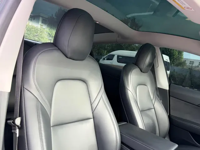 Tesla Model 3 — Фото автомобиля 19