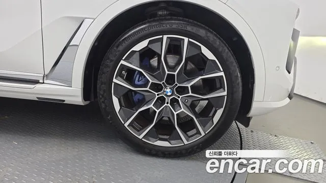 BMW X7 — Фото автомобиля 15