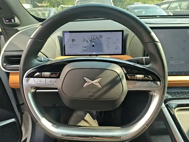 Xpeng G9 — Фото автомобиля 10