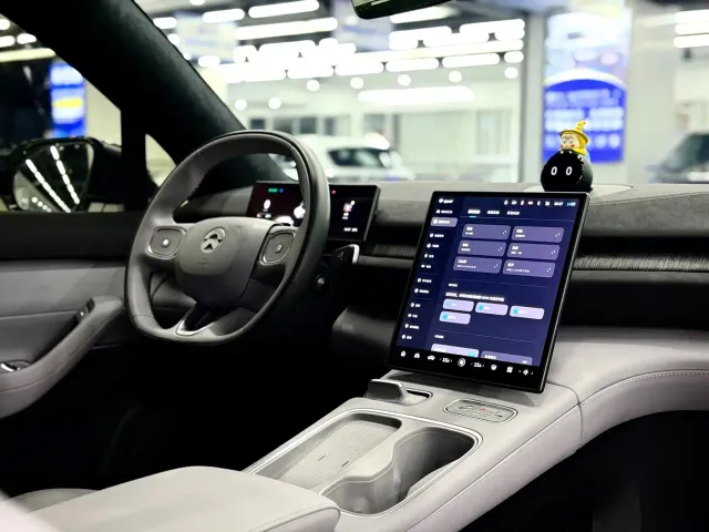 Nio EC6 — Фото автомобиля 12
