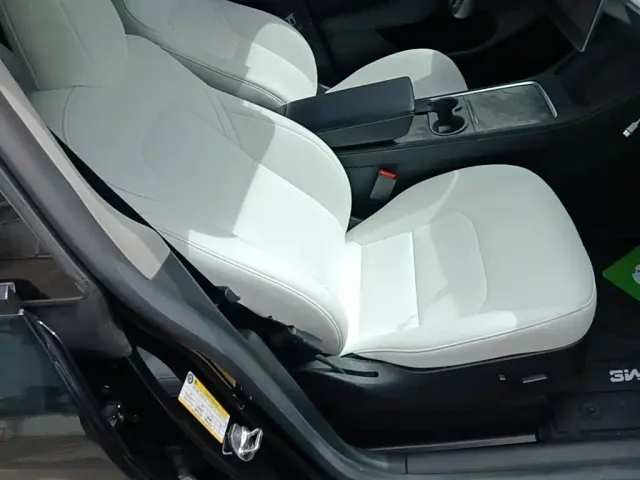 Tesla Model Y — Фото автомобиля 24