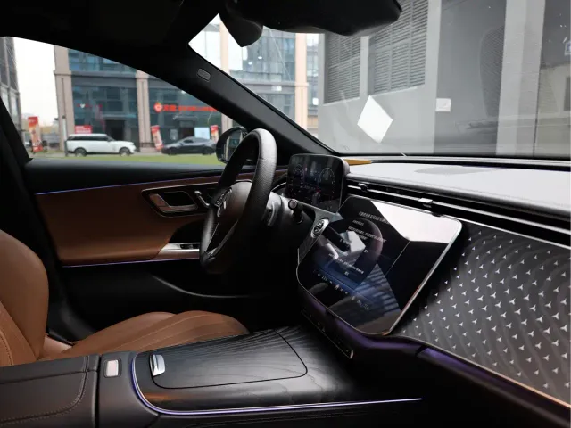Mercedes-Benz E-Class — Фото автомобиля 15