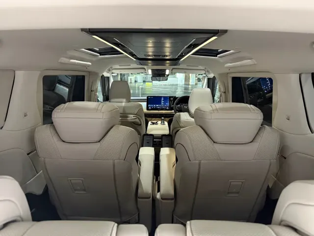 Lexus LM — Фото автомобиля 12