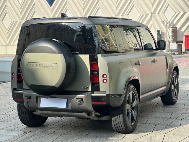 Land Rover Defender — Фото автомобиля 6