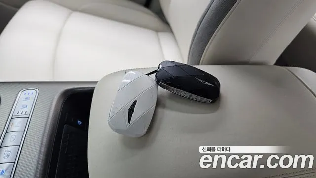 Genesis GV60 — Фото автомобиля 21