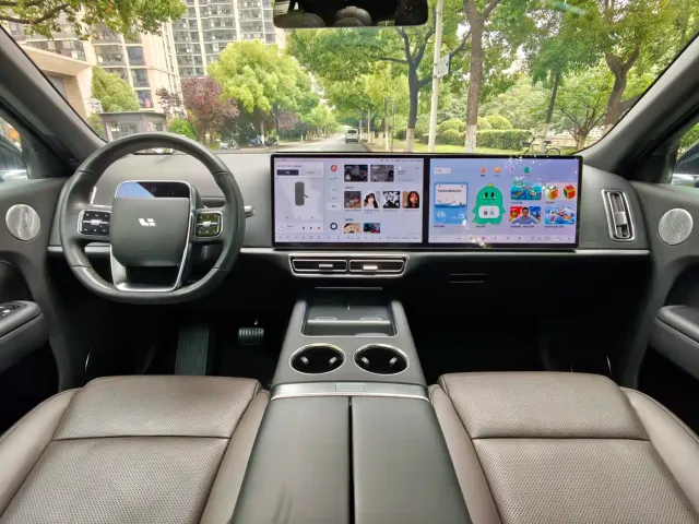Li Auto L8 — Фото автомобиля 9
