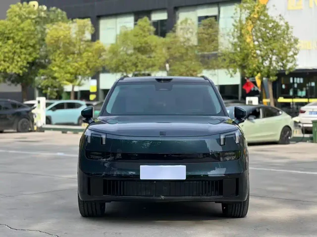 Lynk & Co 900 — Фото автомобиля 2