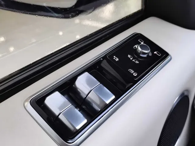 Land Rover Range Rover Sport — Фото автомобиля 18
