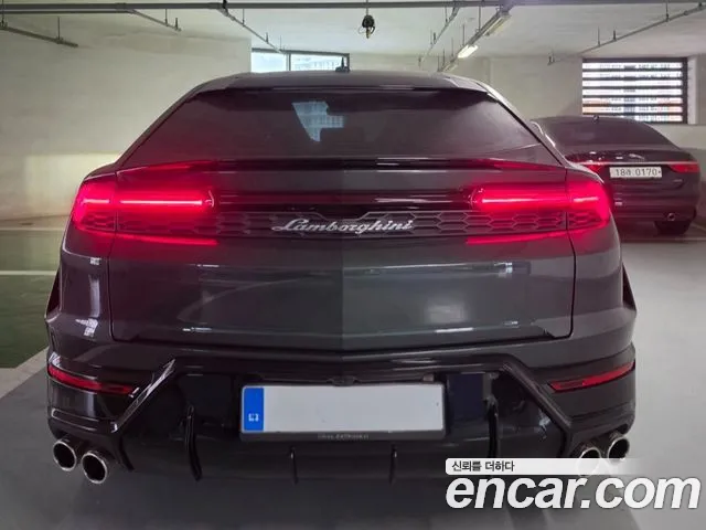Lamborghini Urus — Фото автомобиля 4