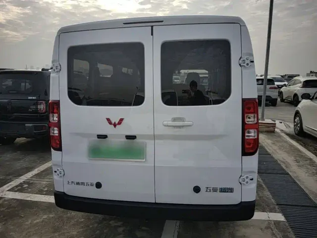 Wuling Yangguang — Фото автомобиля 5